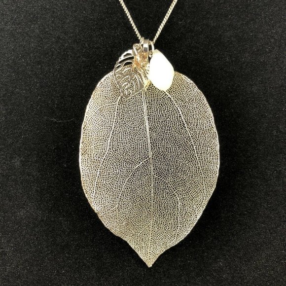 LC Lauren Conrad Silver Tone Long Necklace with Leaf Pendant #1555
